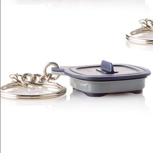 TUPPERWARE KEYCHAIN